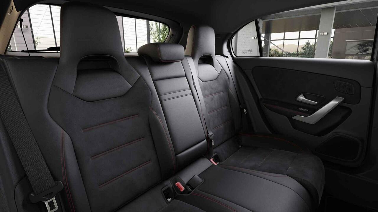 Mercedes-Benz A-KLASSE 250e Business Solution AMG | Panoramaschuifdak | Head-up display | Premium Plus | Stoelverwarming | 360° camera |