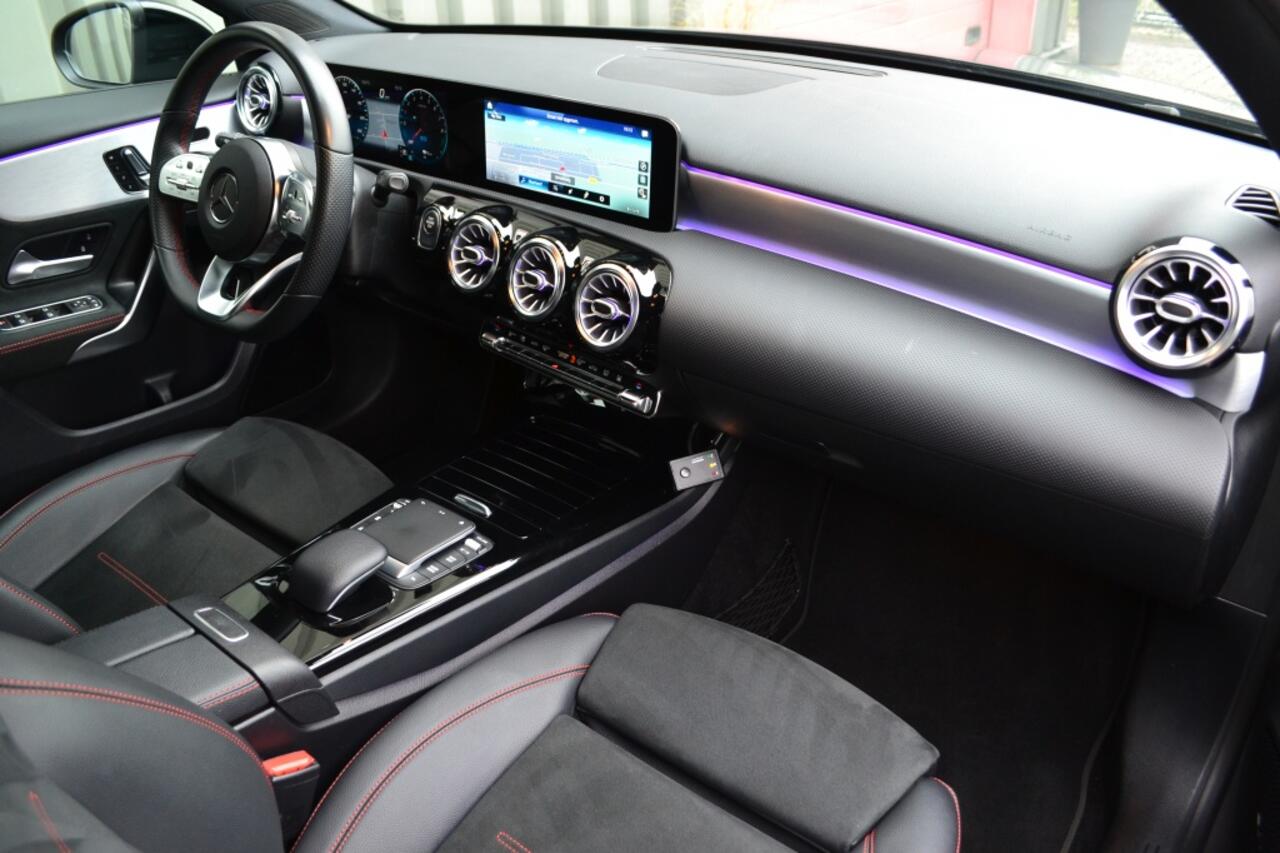 Mercedes-Benz A-KLASSE 250 E Business AMG Pano/ACC/LED/Camera/NAP