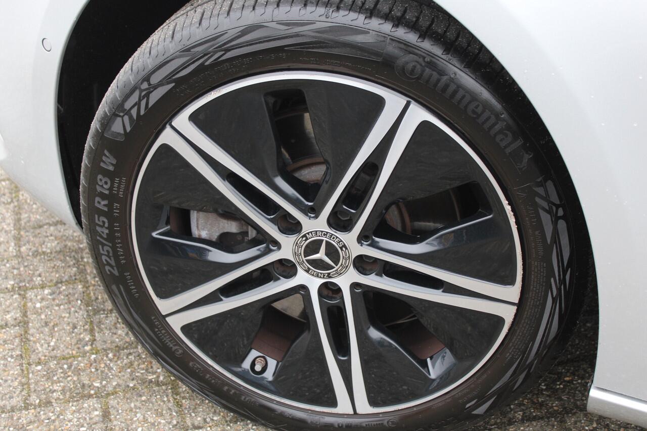 Mercedes-Benz A-KLASSE 250e AUT8 Luxury Line (FACELFT) LEDER SFEER NAVI TREKHAAK