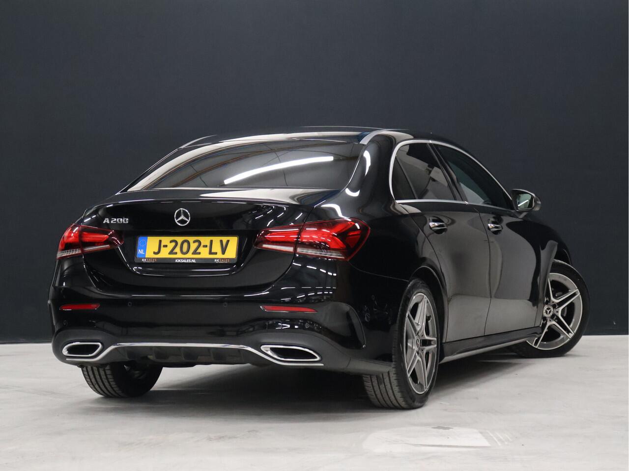 Mercedes-Benz A-KLASSE 200 AMG Sport *WEEKAANBIEDING* [SFEERVERLICHTING, SCHUIFKANTELDAK, CAMERA, PDC 360, MEMORY SEATS, STOELVERWARMING, CRUISE CONTROL, FLIPPERS, NAVIGATIE, NIEUWSTAAT]