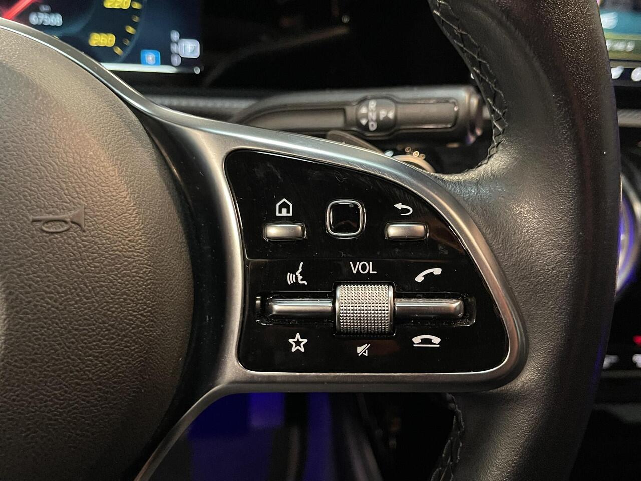 Mercedes-Benz A-KLASSE 180 Advantage 17"/Sfeerverlichting/LED/Climate/Stoelverwarming/Apple Carplay & Android Auto