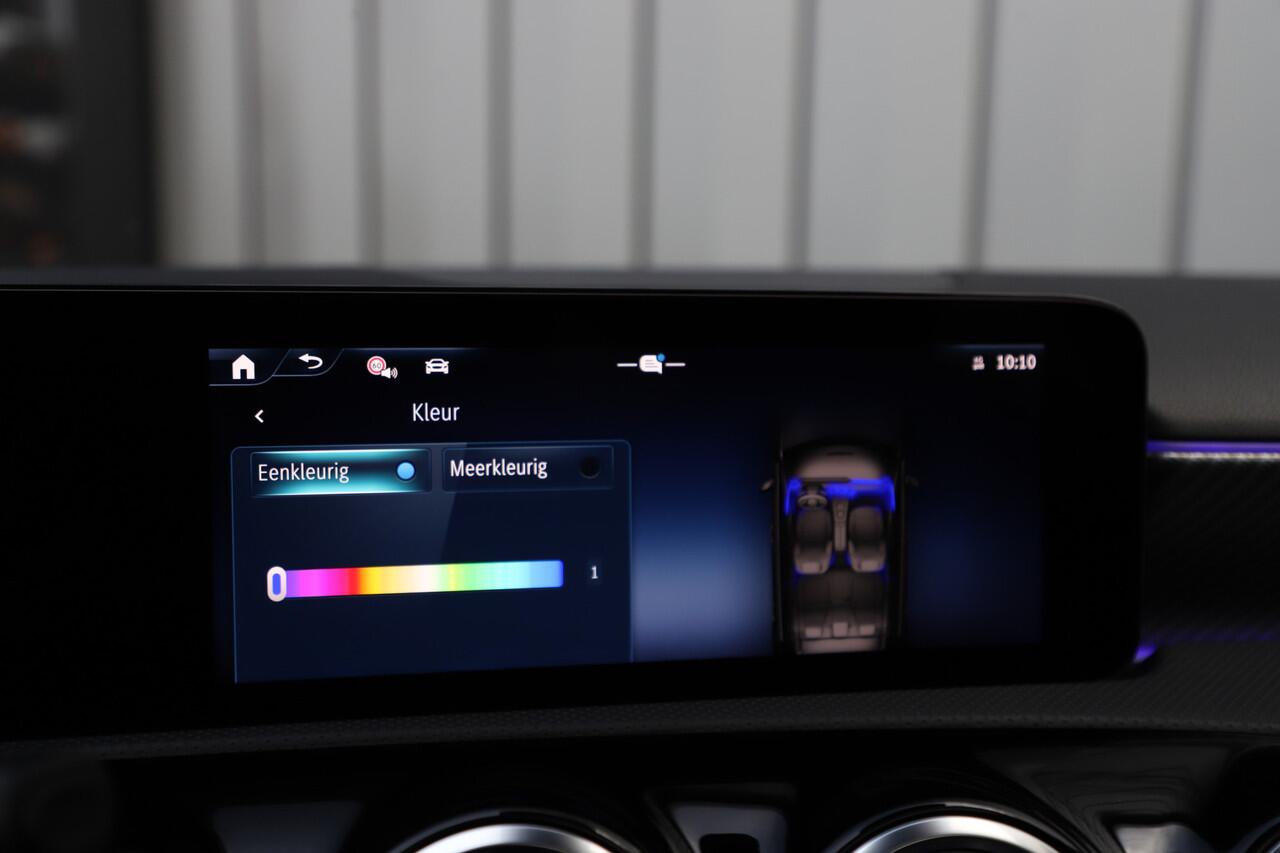 Mercedes-Benz A-KLASSE 200 Luxury Line | 163PK | Pano | Keyless-go | Sfeerverlichting | ACC | Multibeam | Widescreen | 2024.