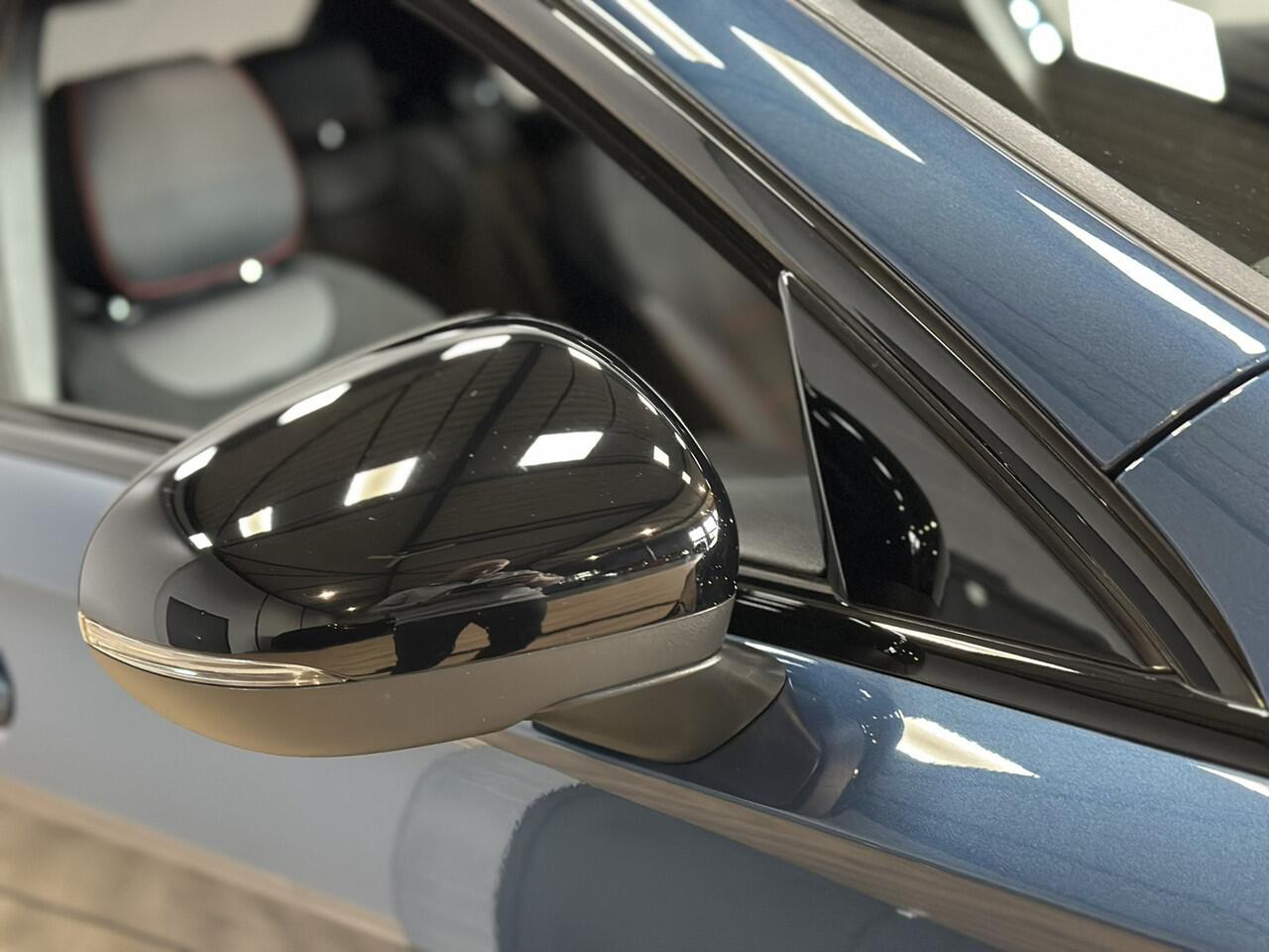 Mercedes-Benz A-KLASSE 180 Business Solution AMG Line | Panorama | LED | Camera | Sfeer | Apple Carplay | Widescreen | DAB | Cruise Control | Apple Carplay | Isofix |