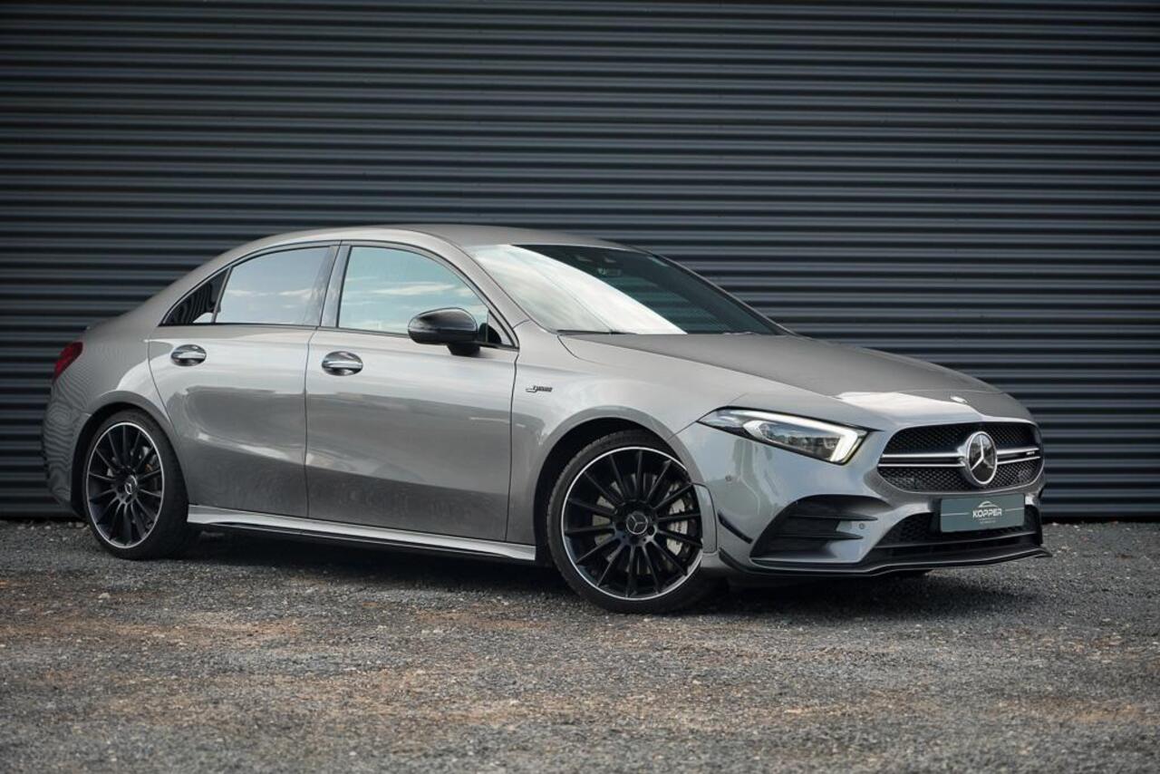 Mercedes-Benz A-KLASSE AMG 35 4M / Memory / Rij-Assistentie / Night / Sfeerverlichting / Leder