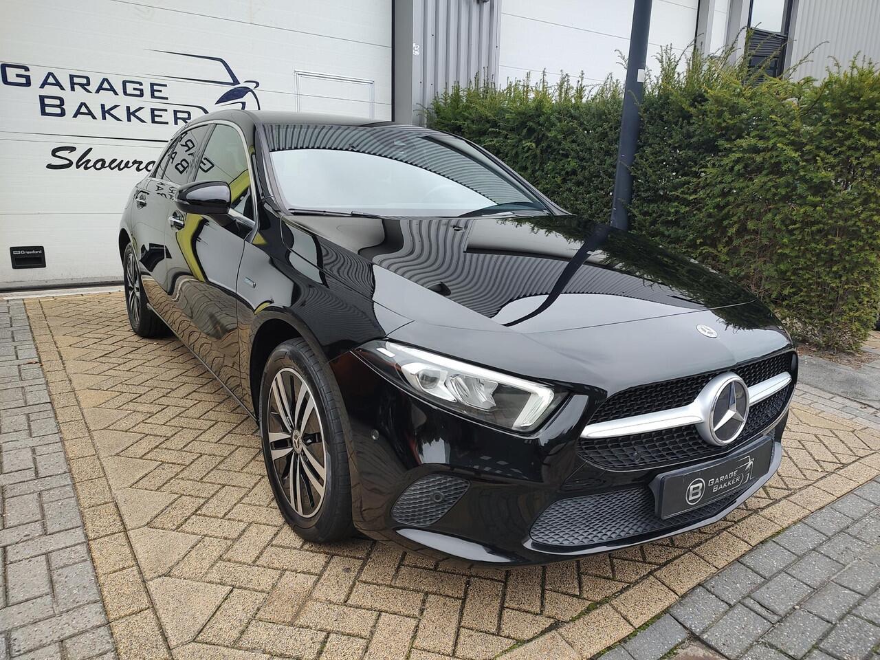 Mercedes-Benz A-KLASSE 250 e Business Line Plug-In Trekhaak Leder Carplay Navi Led 360-Camera Widescreen