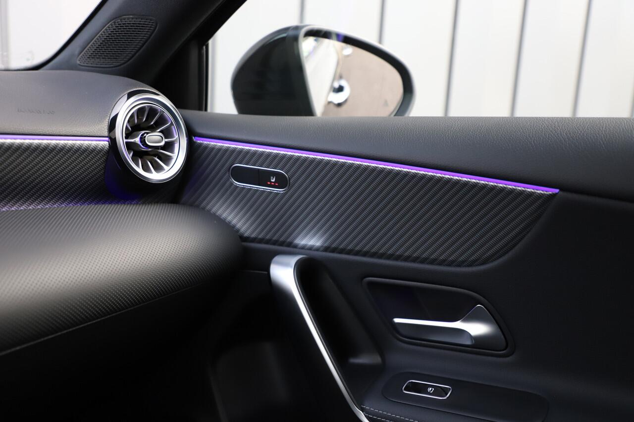 Mercedes-Benz A-KLASSE 200 Luxury Line | 163PK | Pano | Keyless-go | Sfeerverlichting | ACC | Multibeam | Widescreen | 2024.