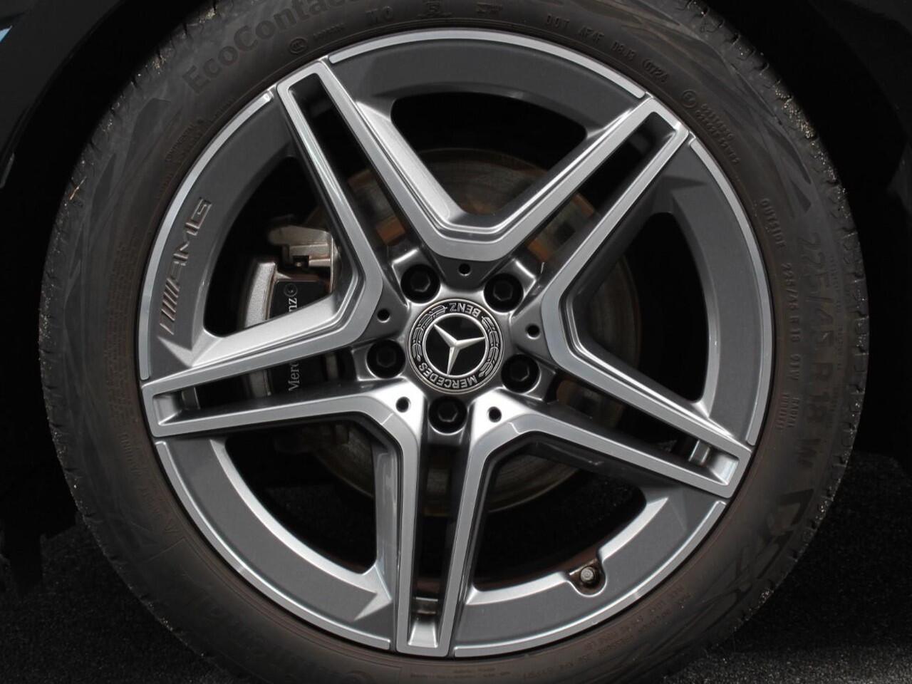 Mercedes-Benz A-KLASSE 200 Automaat AMG Line | Navigatie | Climate control | Camera | Parkeer sensoren | Half Lederen Bekleding | Led | Cruise Control adaptive | LM Velgen | Dab | Led