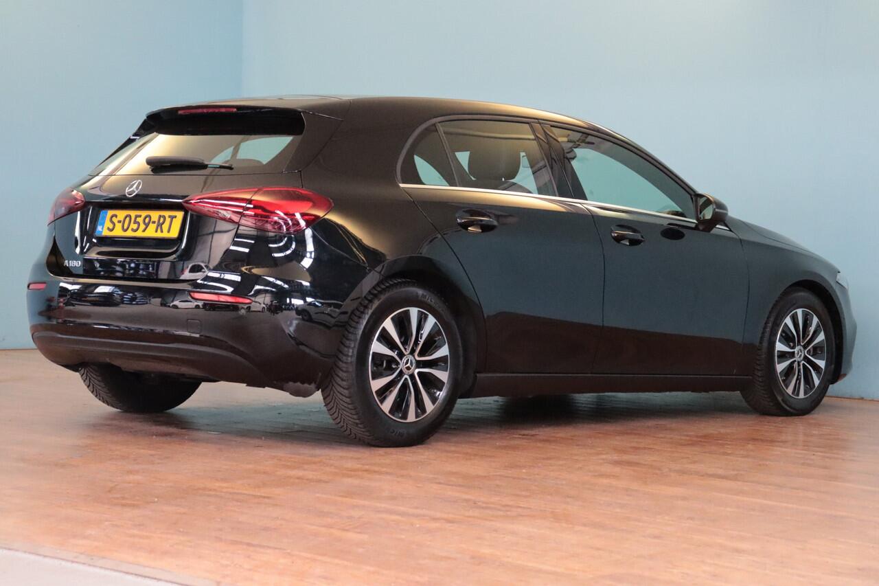 Mercedes-Benz A-KLASSE 180 Business Line Automaat | NAVI | CLIMA | CAMERA + PDC | STOELVERW | WIDE-SCREEN |