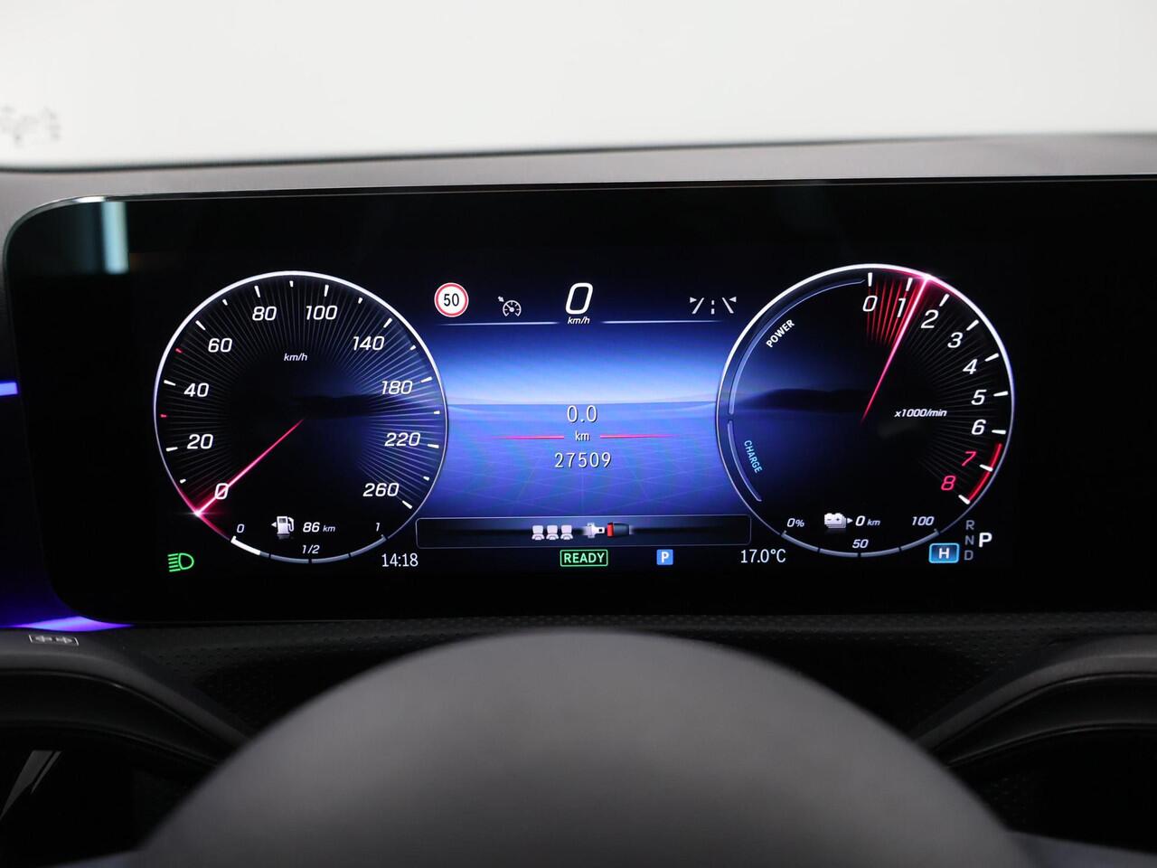 Mercedes-Benz A-KLASSE 250 e AMG Line | Achteruitrijcamera | Panoramadak | Sfeerverlichting | Stoelverwarming |