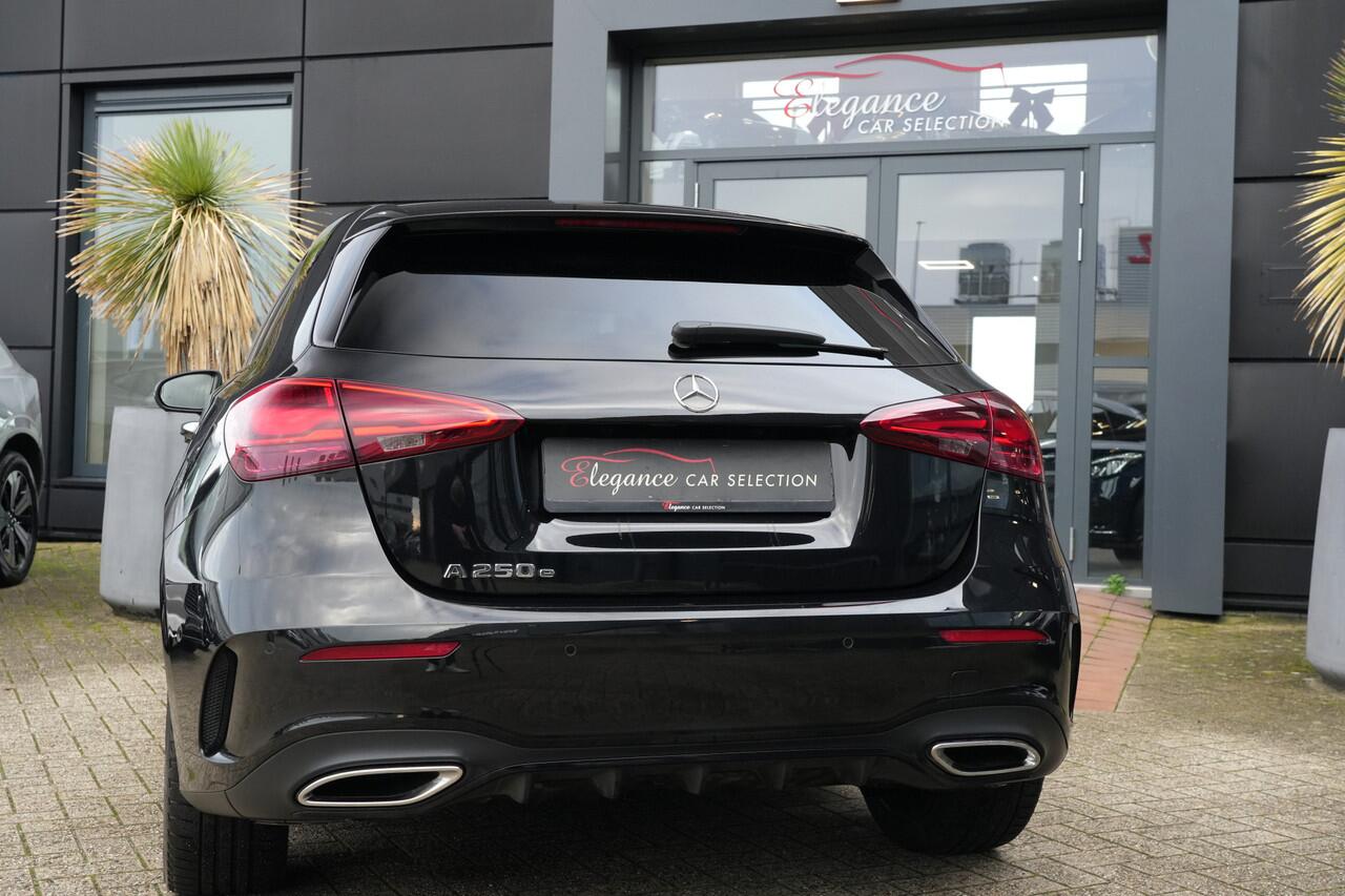 Mercedes-Benz A-KLASSE 250 e AMG Line 218pk Panoramadak/Navigatie/Camera