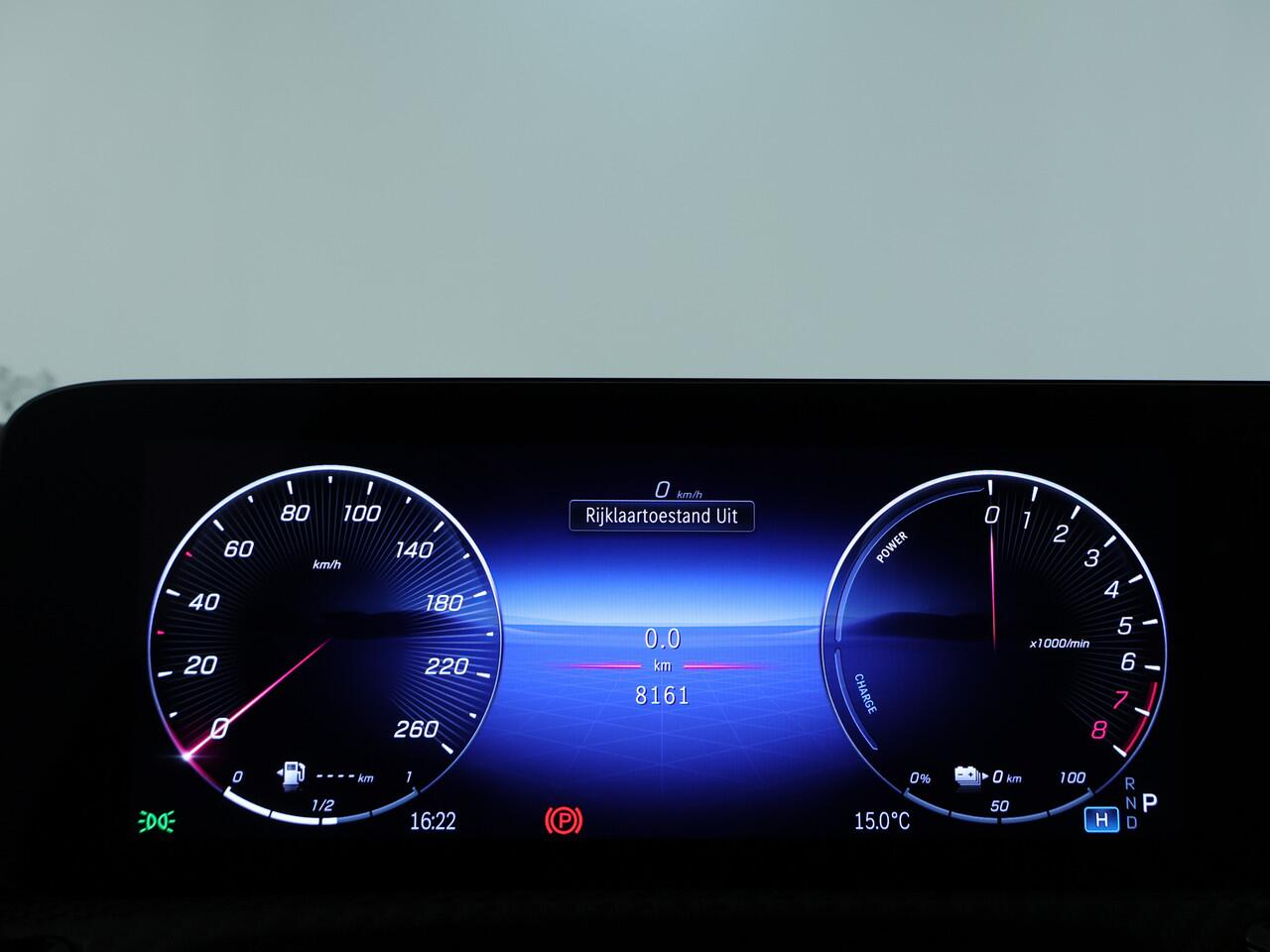 Mercedes-Benz A-KLASSE 250 e Star Edition | Trekhaak | Dodehoekassistent | Parkeerpakket met Camera | Stoelverwarming | High-performance led-koplampen | Extra USB-poorten | Spiegelpakket | Zitcomfortpakket |