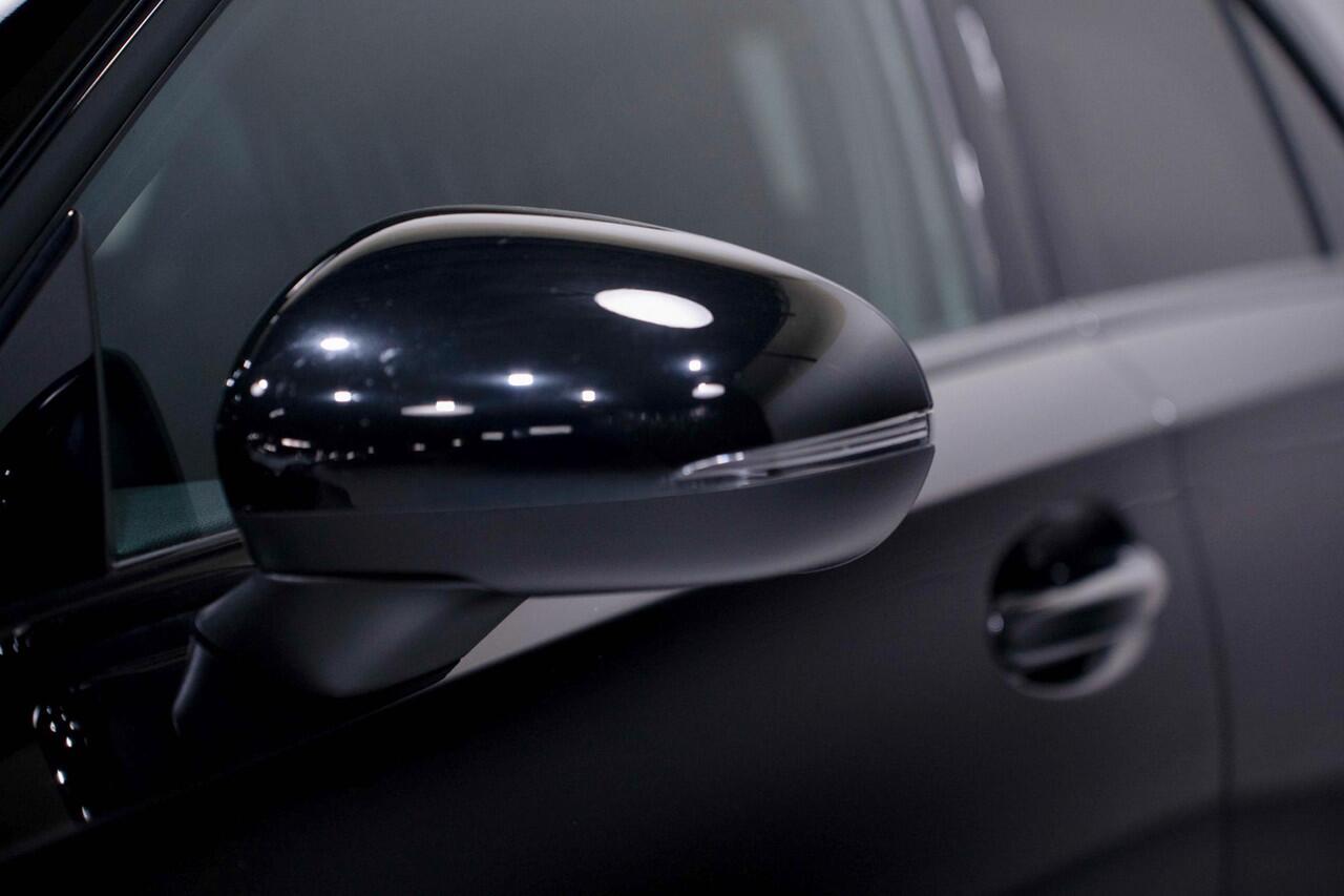 Mercedes-Benz A-KLASSE 180 Business Solution AMG Navi Camera PDC v+a Sfeerverlichting Led koplampen NAP Wegklapbare trekhaak