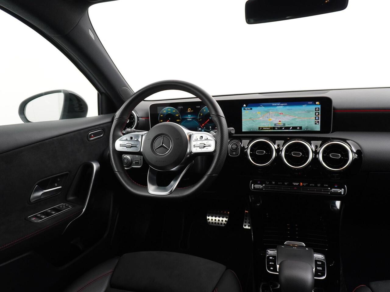 Mercedes-Benz A-KLASSE A180 AMG