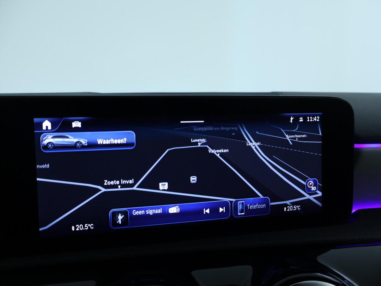 Mercedes-Benz A-KLASSE 250 e AMG Plug-In Hybride | Panorama Schuif/Kanteldak | Sfeerverlichting | Distronic | Burmester® | Multibeam Koplampen | Multi-spaaks LM velgen | Premium Pack Inclusief 24 maanden MB Certified garantie voor Europa.