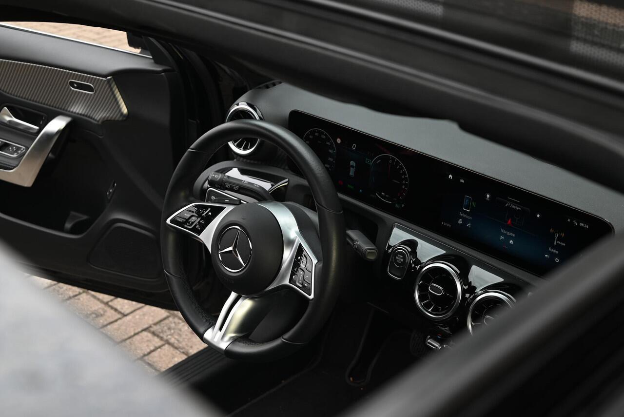 Mercedes-Benz A-KLASSE 250 e | Panoramadak | Luxury