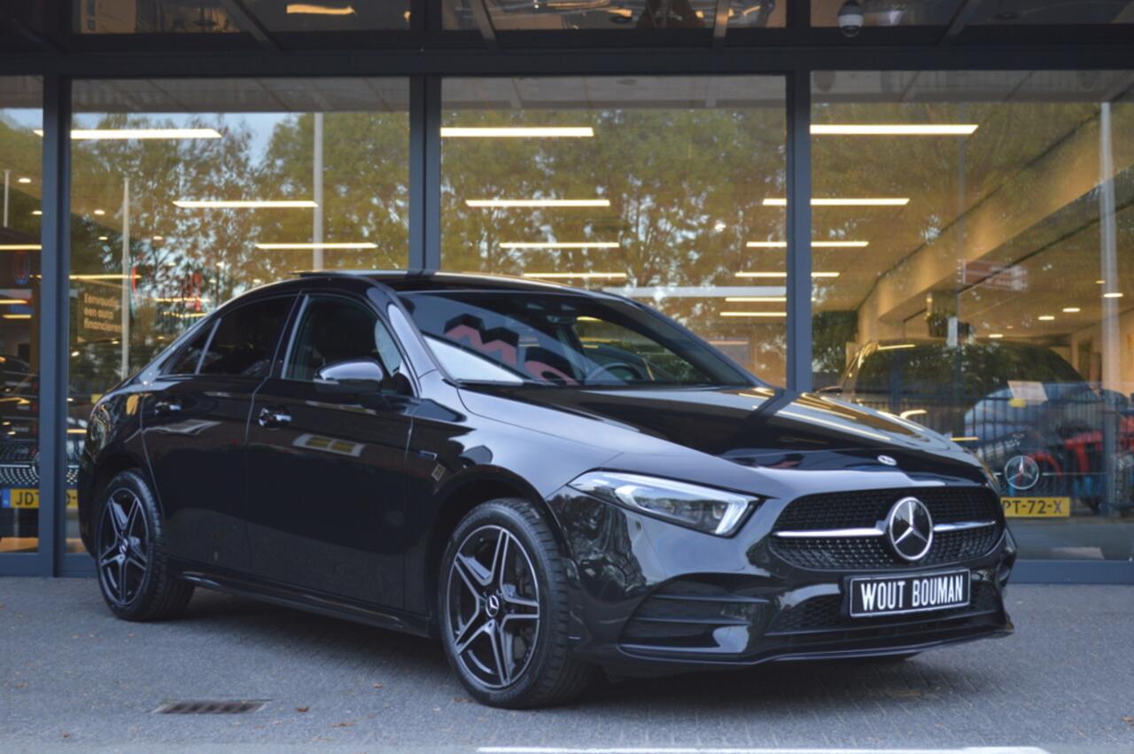 Mercedes-Benz A-KLASSE 250 e AMG Led Panorama Memory Distronic Head-Up Camera Night Pdc