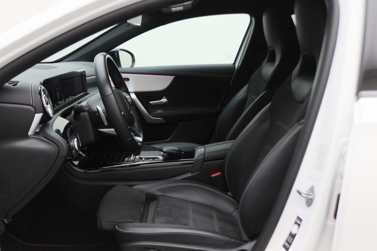 Mercedes-Benz A-KLASSE 250 e Business Solution AMG Limited Camera, Sfeerverlichting, Apple Carplay, LED, Cruise, PDC