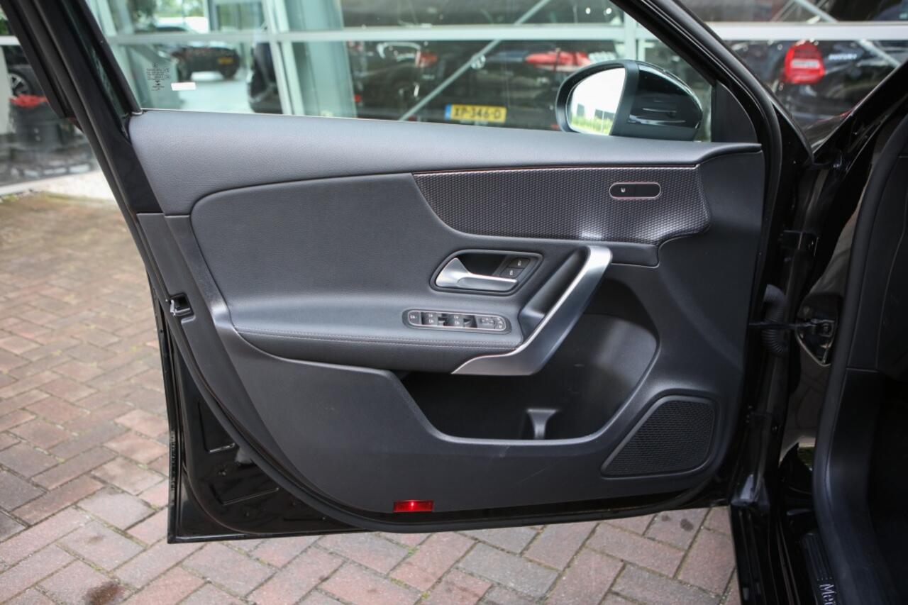 Mercedes-Benz A-KLASSE 200 Premium Plus