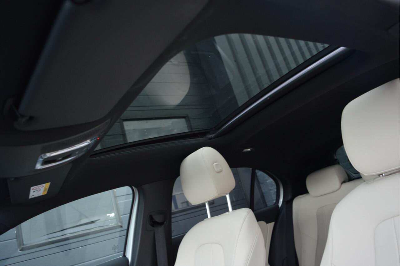 Mercedes-Benz A-KLASSE 180 Luxury Line | PANO | ACC | CAM | KEYLESS | SFEERVERLICHTING |