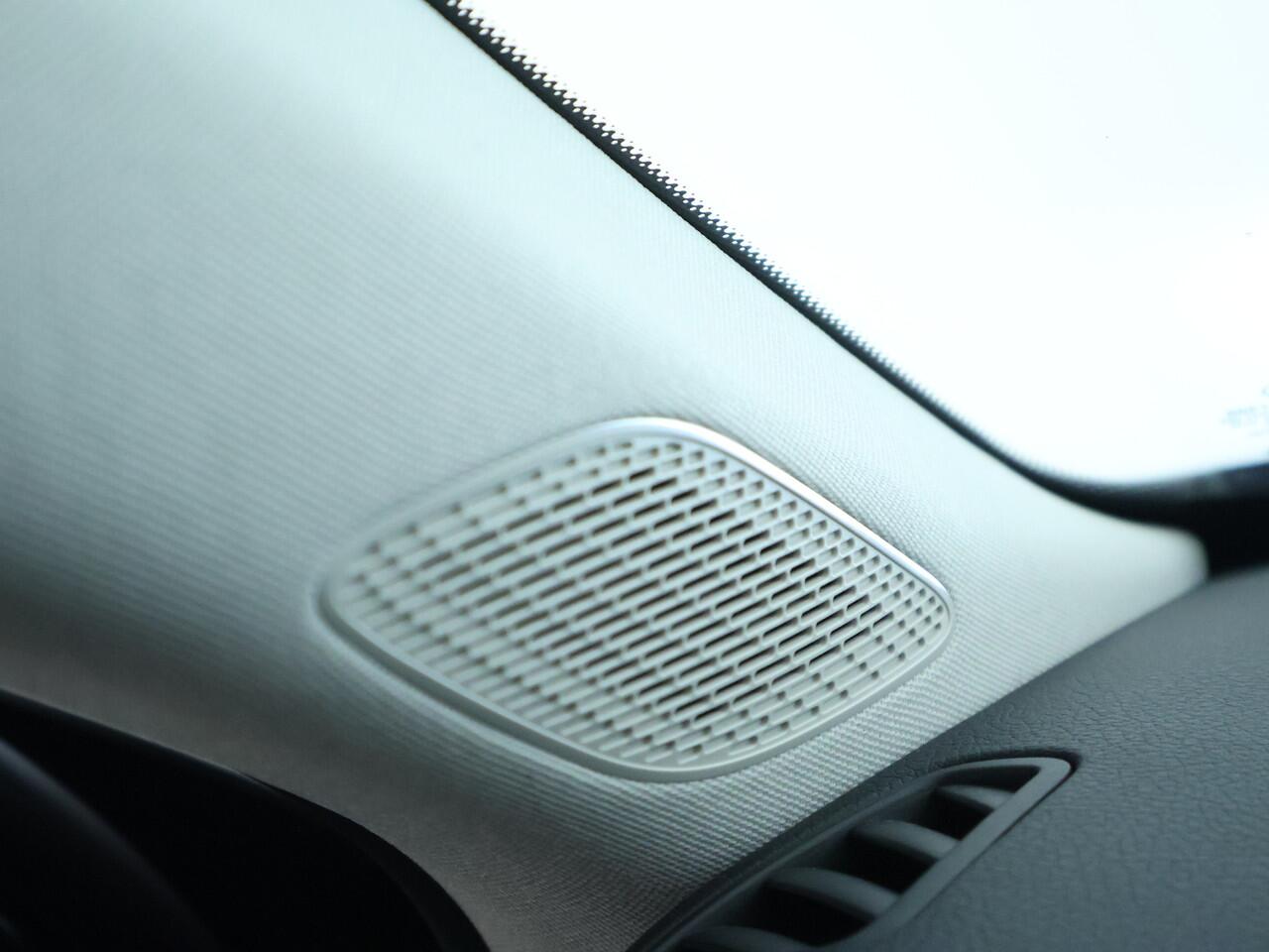 Mercedes-Benz A-KLASSE 180 Business Solution | Led koplampen | Stoelverwarming | Achteruitrijcamera | Elektrisch inklapbare buitenspiegels | Apple CarPlay. Inclusief 24 maanden MB Certified garantie voor Europa.