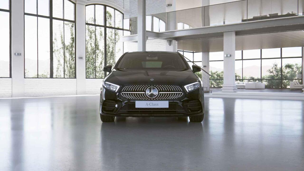 Mercedes-Benz A-KLASSE 180 Business Solution AMG | Night | Achteruitrijcamera | Stoelverwarming | Sfeerverlichting | Getin glas |