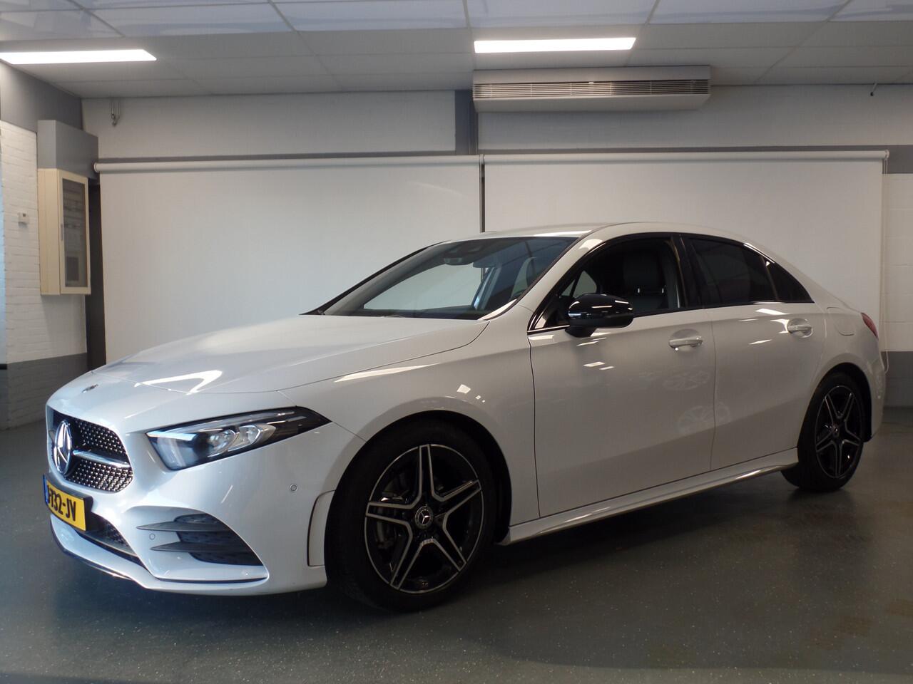 Mercedes-Benz A-KLASSE 180 Business Solution AMG, Automaat, Full options, Amg pakket!!, Navigatie, Achteruitrijcamera, Clima controle, Cruise controle, Stoel verwarming, Sportstoelen Alcantara/ Leder, Lm velgen Amg 18'', 37.000km!!, Nederlandse auto!! Bovag afleverpakket 695,-