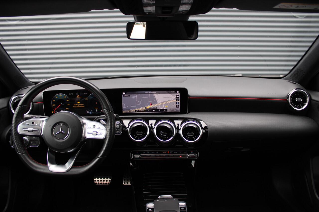 Mercedes-Benz A-KLASSE 200 AMG-Line Night Upgrade Panoramadak Camera