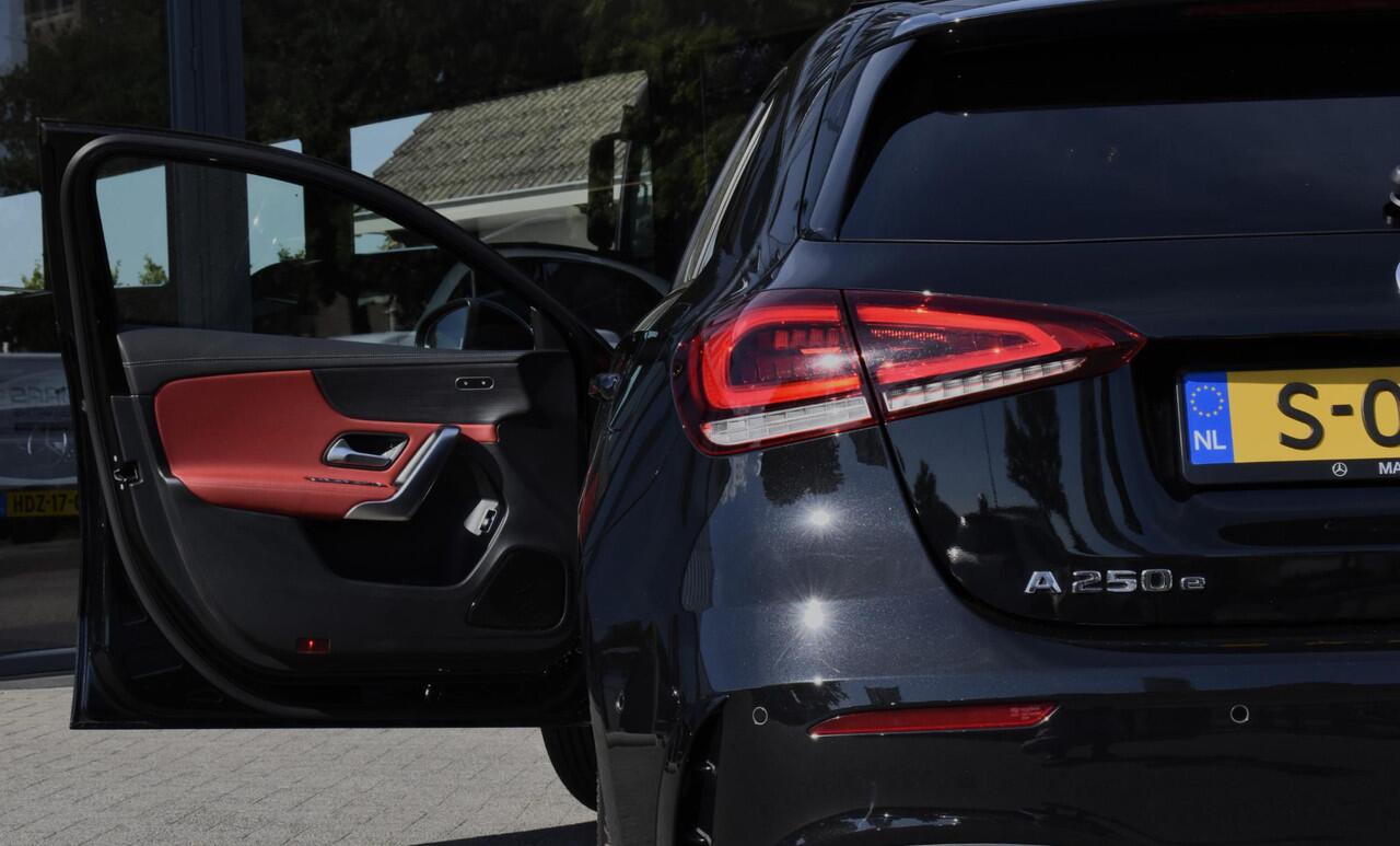 Mercedes-Benz A-KLASSE 250 e AMG Line Pano - CarPlay - Camera