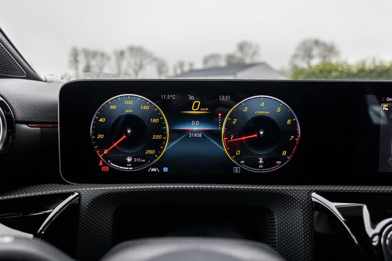 Mercedes-Benz A-KLASSE 180 AMG | LED | Carplay | NL