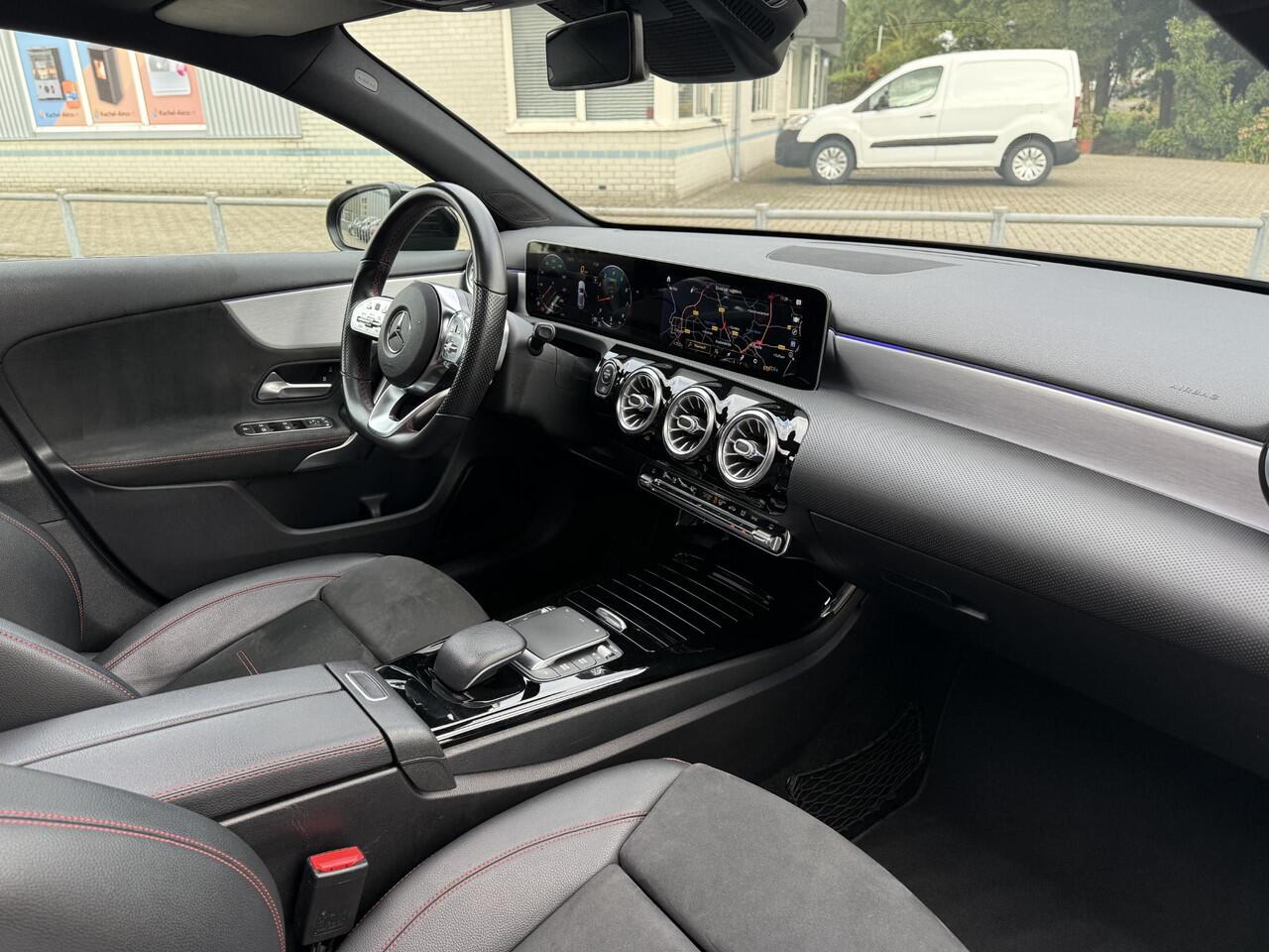 Mercedes-Benz A-KLASSE 180 Aut. Sol. AMG Sport | Panorama | Burmester | Memory | Multi Beam |