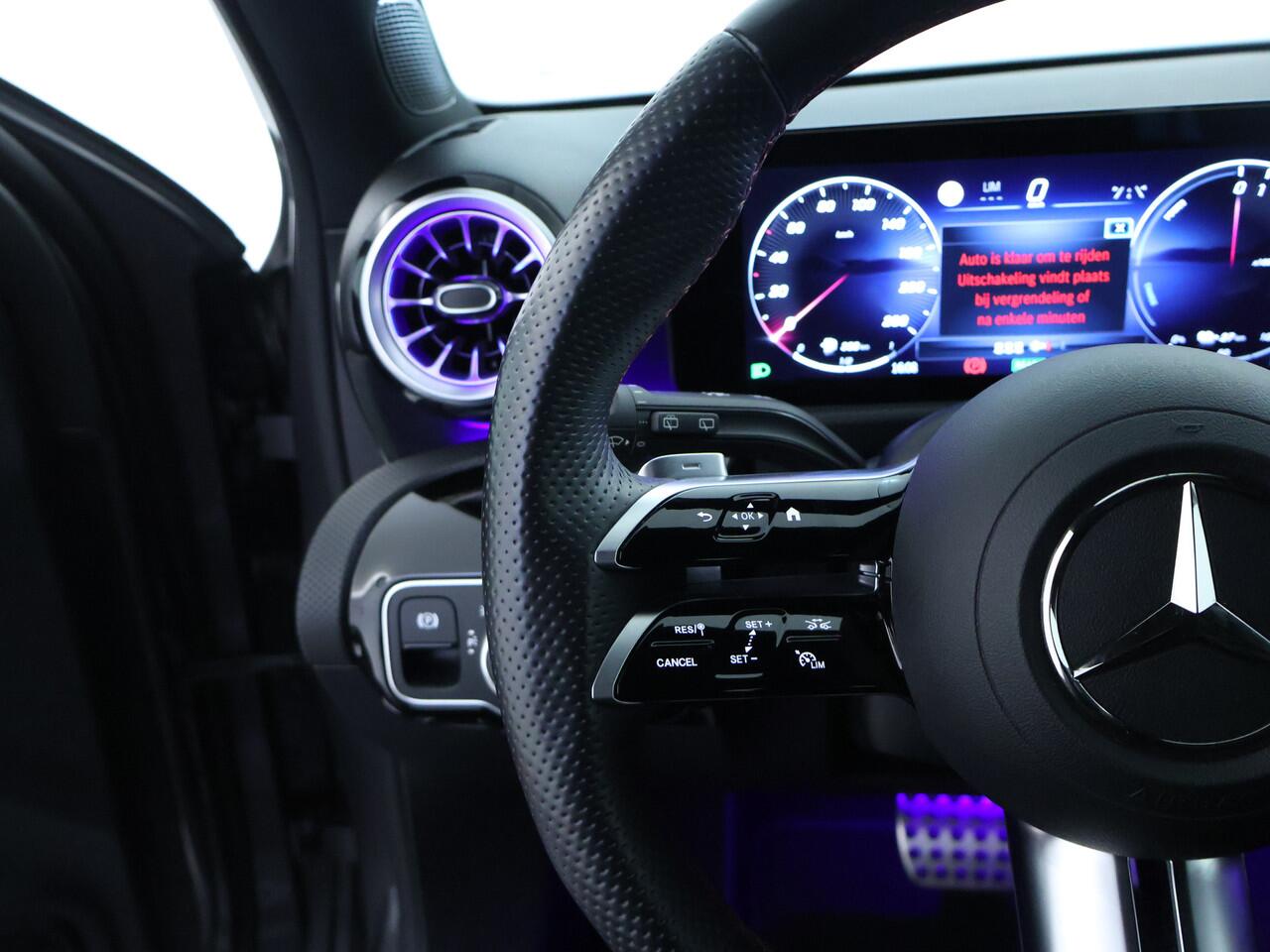 Mercedes-Benz A-KLASSE 250 e Star Edition AMG Line | AMG Line | Sfeerverlichting | Achteruitrijcamera | Apple CarPlay | Inclusief 24 maanden MB Certified garantie voor Europa.