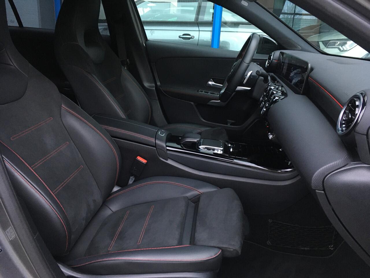 Mercedes-Benz A-KLASSE 180 Business Solution AMG