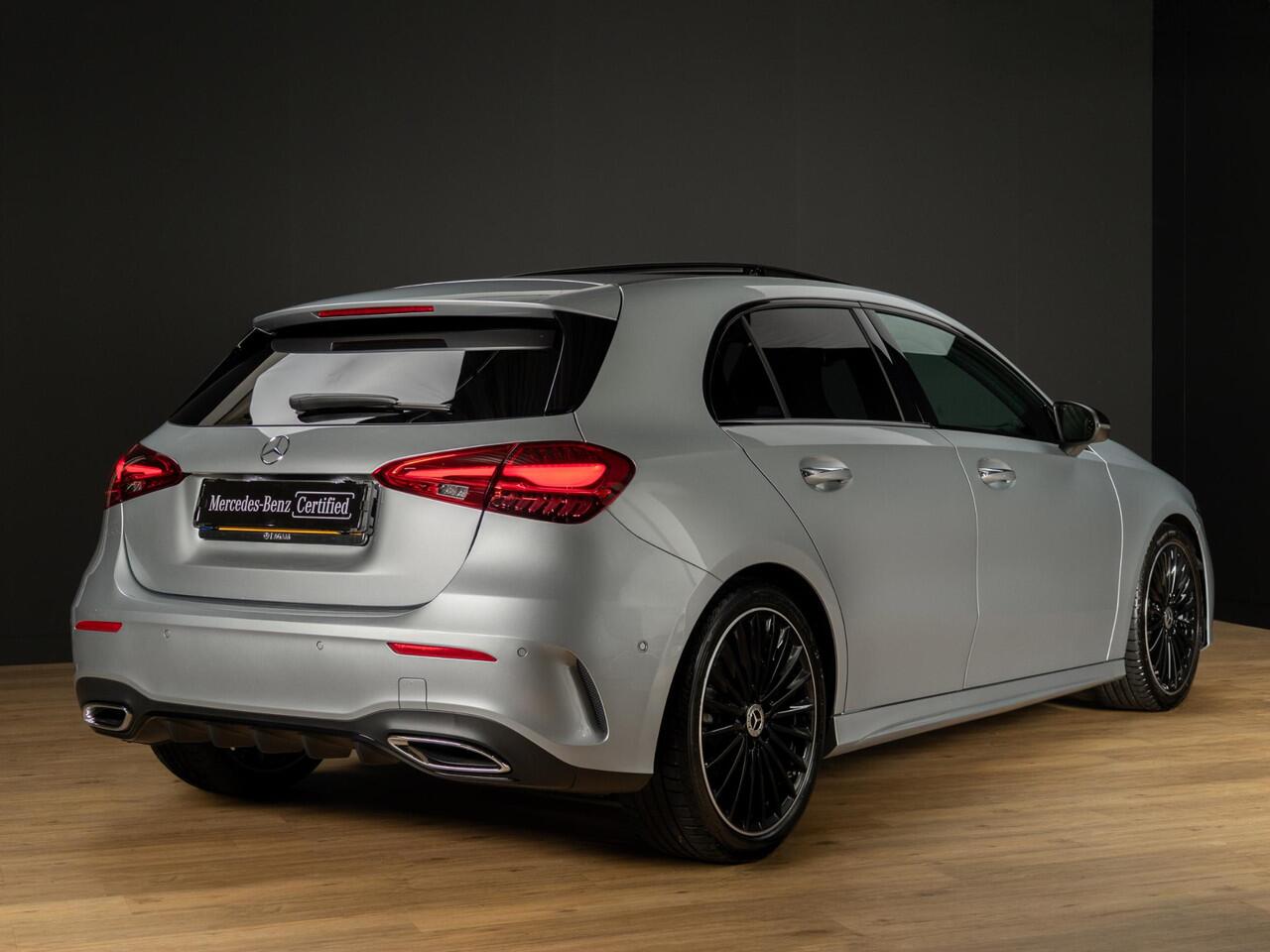 Mercedes-Benz A-KLASSE Hatchback 180 Star Edition Panorama dak