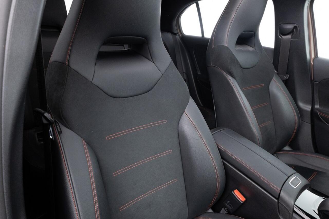 Mercedes-Benz A-KLASSE 250 e AMG Line | PANORAMADAK | Full LED ? 1e Eigenaar