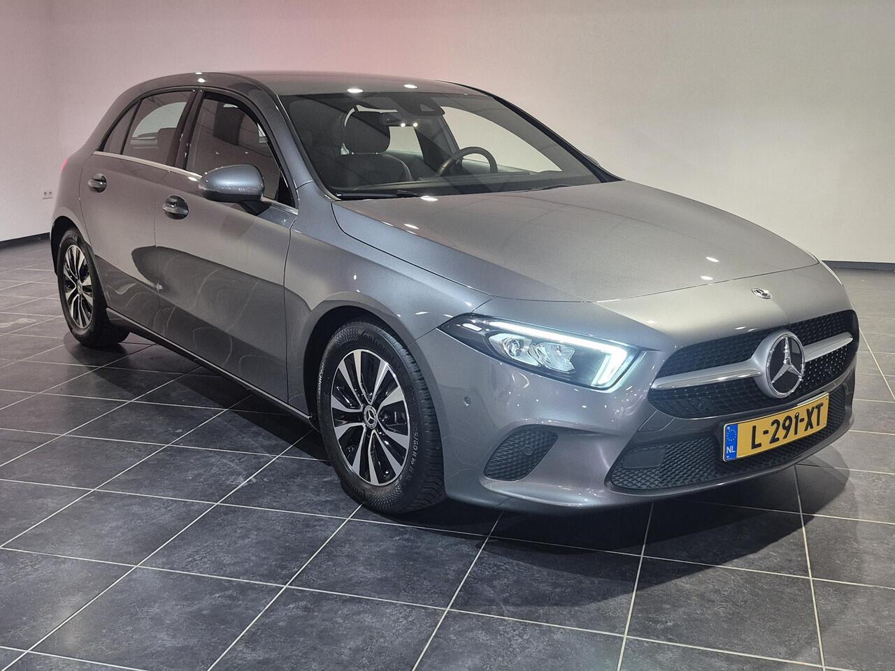 Mercedes-Benz A-KLASSE 180 Business Solution | Wide Screen | Navigatie | Camera |