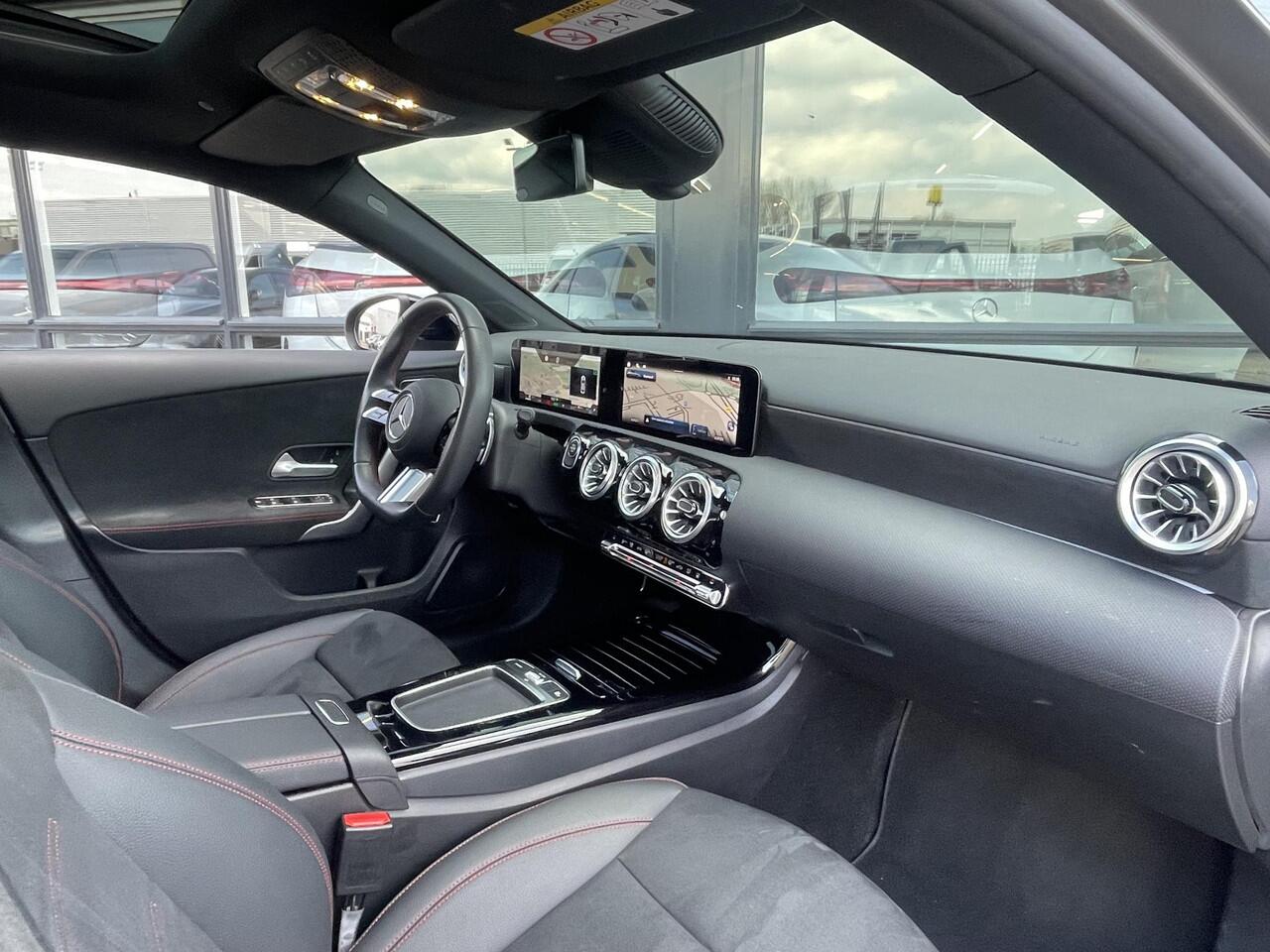 Mercedes-Benz A-KLASSE 250 e AMG | Panoramadak
