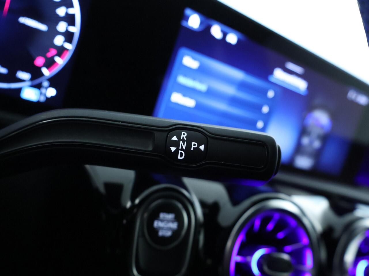 Mercedes-Benz A-KLASSE 250 e Star Edition AMG Line AMG Line | Sfeerverlichting |Achteruitrijcamera | Smartphone-integratie | Inclusief 24 maanden MB Certified garantie voor Europa.