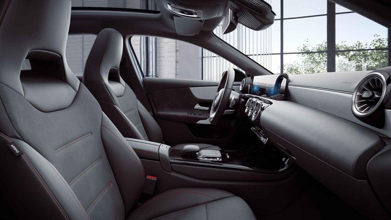 Mercedes-Benz A-KLASSE 250 e Business Line | AMG | Night | Panoramadak | Trekhaak | Rijassistentiepakket Plus | Sfeerverlichting | Stoelverwarming | Achteruitrijcamera |