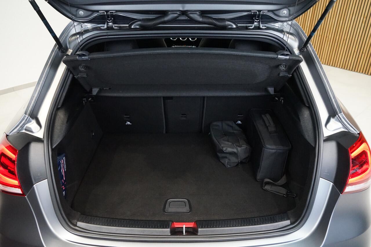 Mercedes-Benz A-KLASSE 250 e AMG MAGNO MAT ? PANO ? NIGHT ? CAMERA ? SFEER ? MBUX-HIGH END