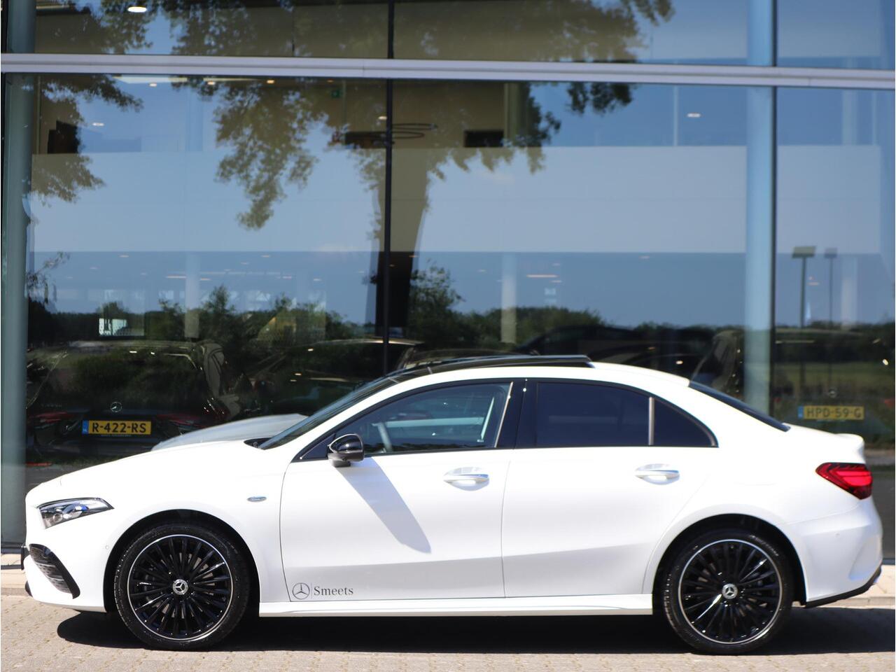 Mercedes-Benz A-KLASSE 250 e AMG Line