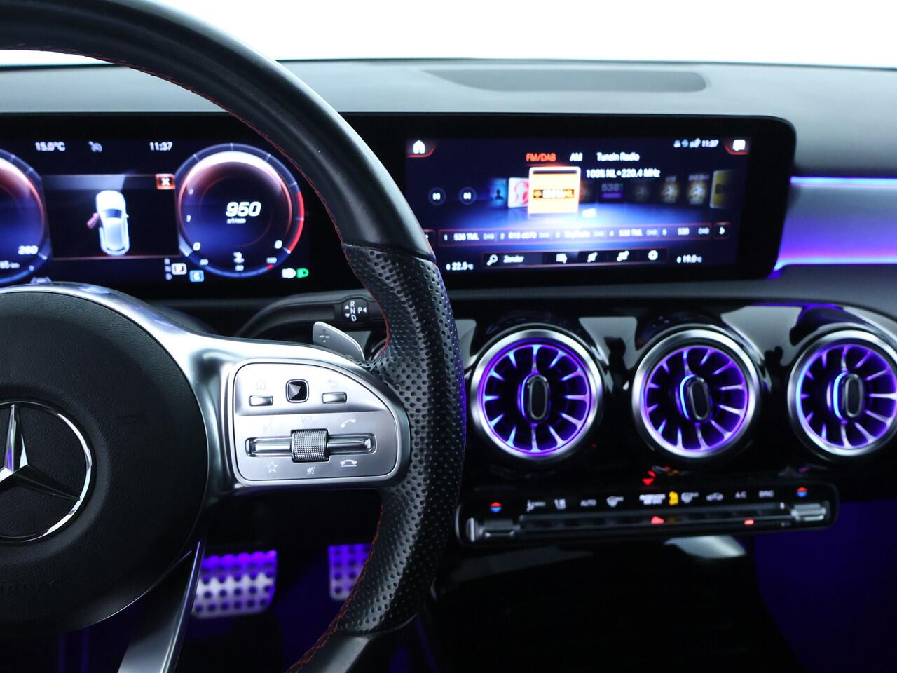 Mercedes-Benz A-KLASSE 180 Business Solution AMG | Panoramadak | Memory Pakket | Cruise Control | Inclusief 24 maanden MB Certified garantie voor Europa.