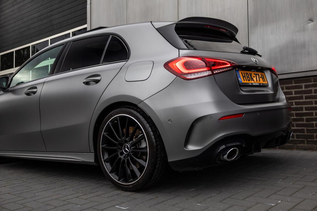 Mercedes-Benz A-KLASSE AMG 35 4MATIC 306 pk Premium Plus AMG-Pakket / Mat-Grijs/ Pano-Dak/ Camera/ Keyless/ Wide-Screen/ Sfeer-Verl/ Sport-Stoelen/ Stoel.Verw/ 19'' LMV