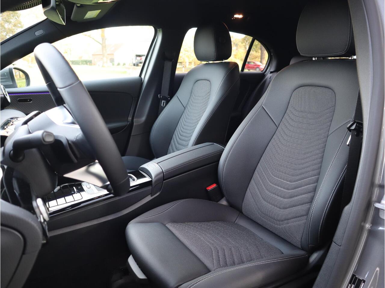 Mercedes-Benz A-KLASSE 180 Star Edition AMG Line