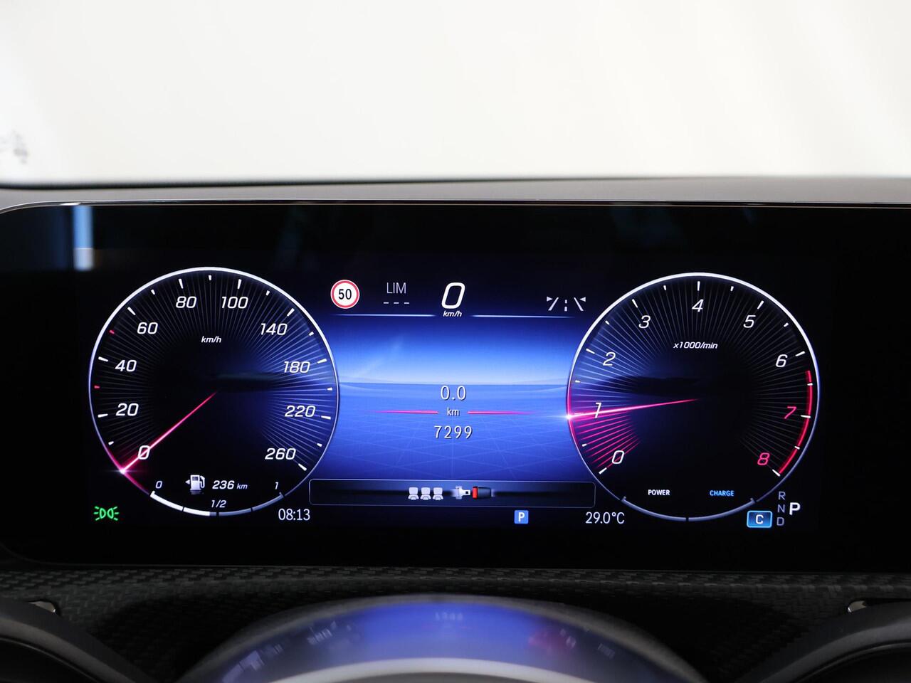 Mercedes-Benz A-KLASSE 180 Star Edition | Thermotronic | Trekhaak | Apple Carplay | Stoelverwarming | Widescreen |