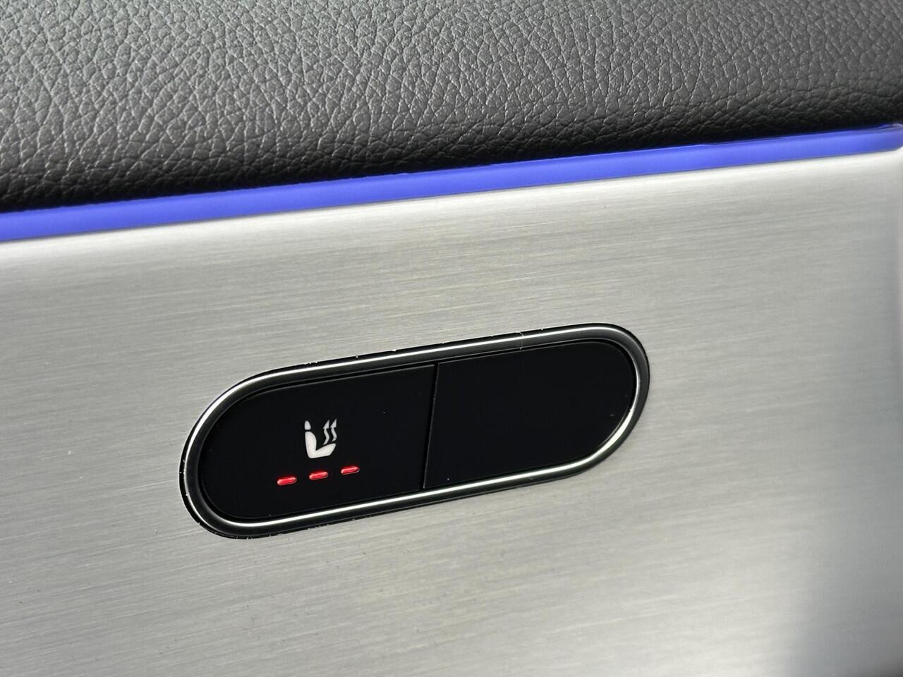 Mercedes-Benz A-KLASSE 250 e AMG Line | Night Pakket | Apple CarPlay | Android Auto | Sfeerverlichting | Stoelverwarming | Achteruitrijcamera | Parkeersensoren | Elektrisch Inklapbare Buitenspiegels