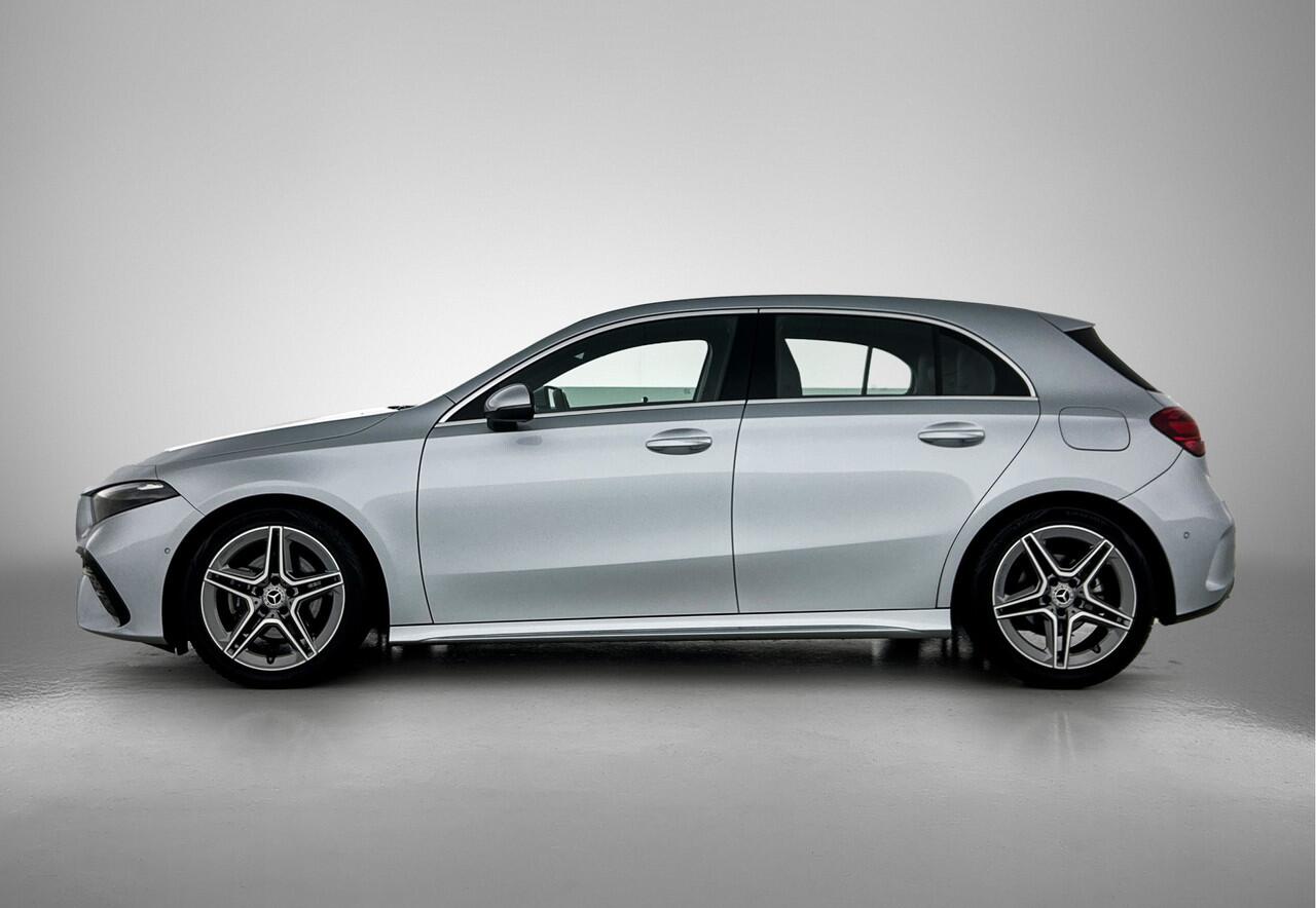 Mercedes-Benz A-KLASSE 180 AMG Star Edition AMG Line | Ledkoplampen | Apple CarPlay | Licht- en zicht pakket | Keyless-Go | Spiegel Pakket | Stoelverwarming. Inclusief 24 maanden MB Certified garantie voor Europa.