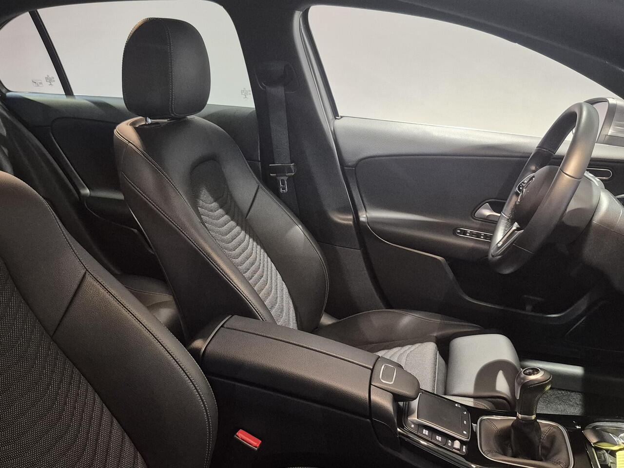 Mercedes-Benz A-KLASSE 180 Business Solution | Wide Screen | Navigatie | Camera |