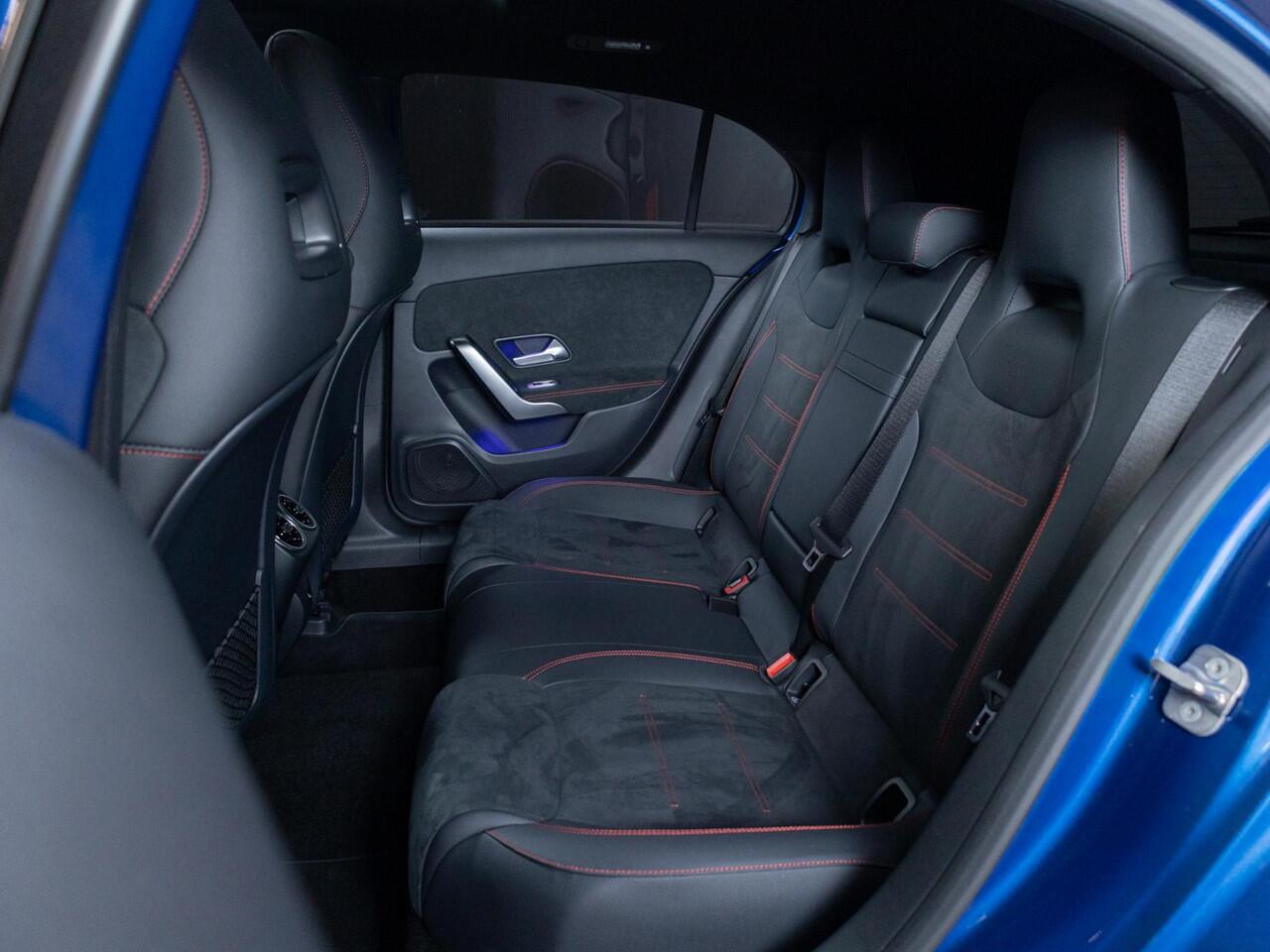 Mercedes-Benz A-KLASSE Hatchback 180 Star Edition AMG Line Panorama dak