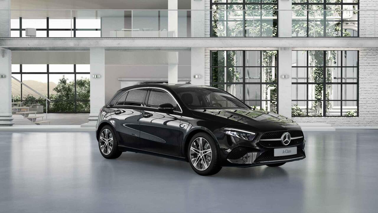 Mercedes-Benz A-KLASSE 250e Business Solution Luxury | Panoramaschuifdak | 18 inch velgen | Driving Assistance Package | Achteruitrijcamera | Dodehoekassistent |