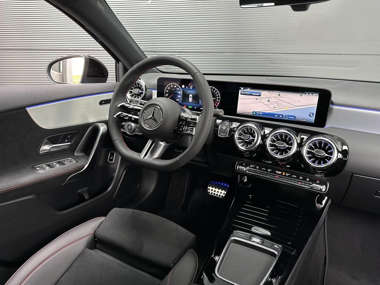 Mercedes-Benz A-KLASSE 250 e AMG Line | Night Pakket | Apple CarPlay | Android Auto | Sfeerverlichting | Stoelverwarming | Achteruitrijcamera | Parkeersensoren | Elektrisch Inklapbare Buitenspiegels